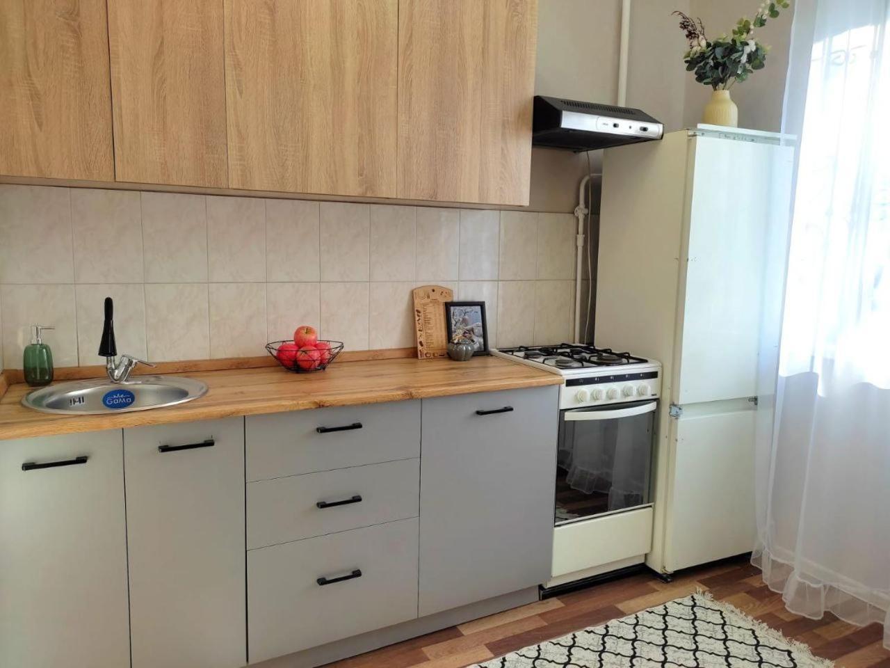 Microdistrict Taugul Apartment Алма Ата Екстериор снимка